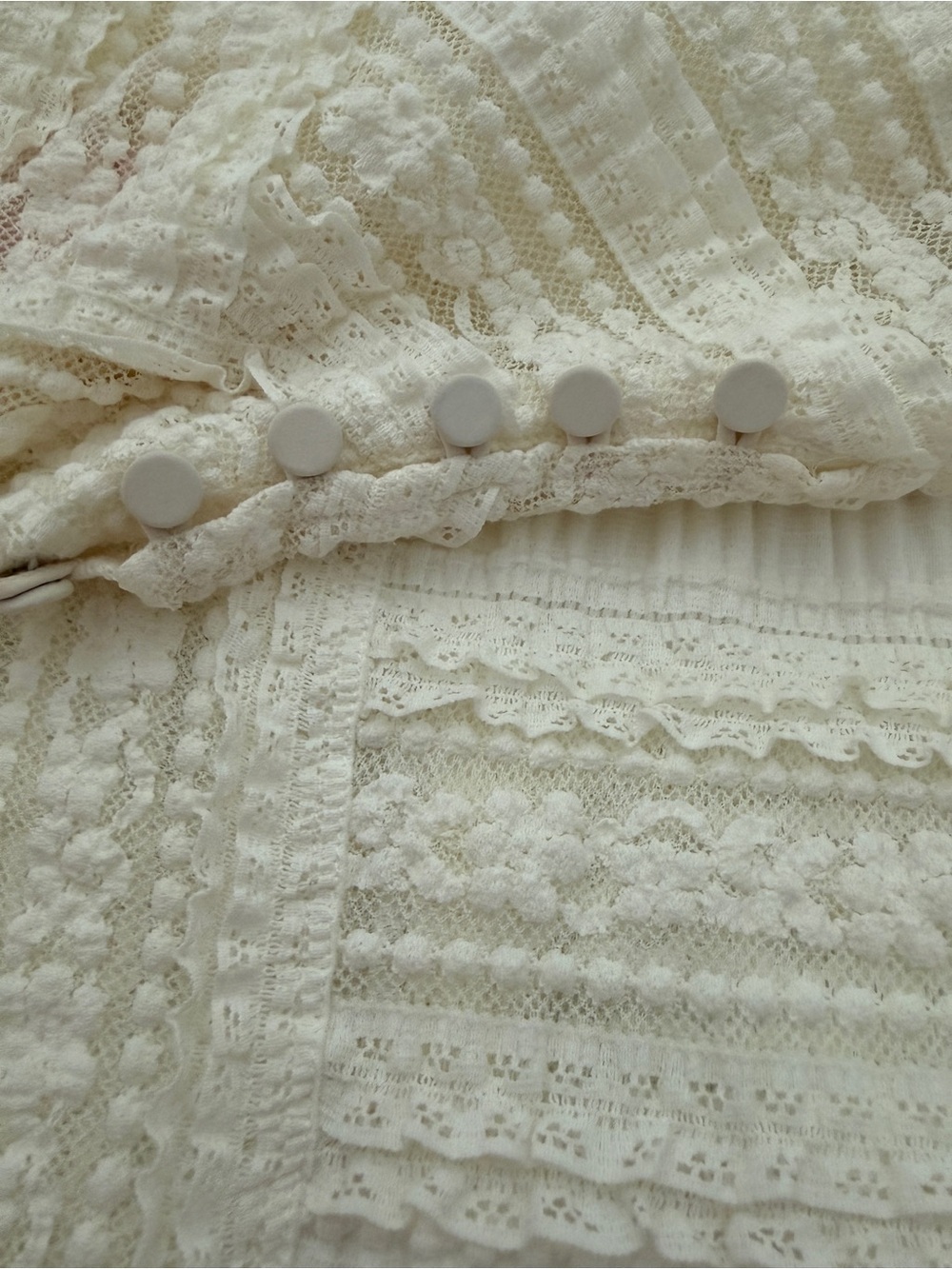 Cinq à Sept Ivory Solene Lace Cold Shoulder Mock Neck Top Size S Cotton Blend - Picture 9 of 11